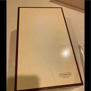 Coach shoebox 🎁🎁🎉🎁🎁🎁🎉🎁